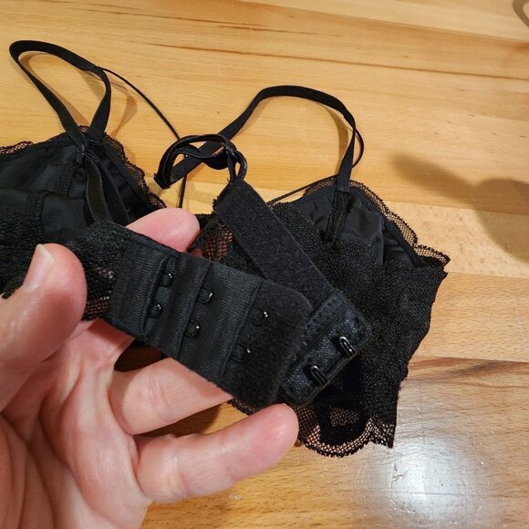 PINK Victoria's Secret Lace Triangle Cage Bralette Lightweight Scalloped sz SM - Picture 6 of 12